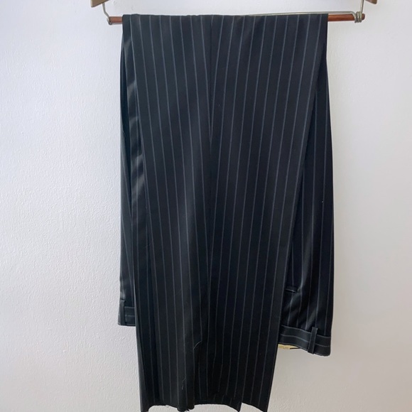 Brand new Harry Rosen suit - Picture 4 of 4